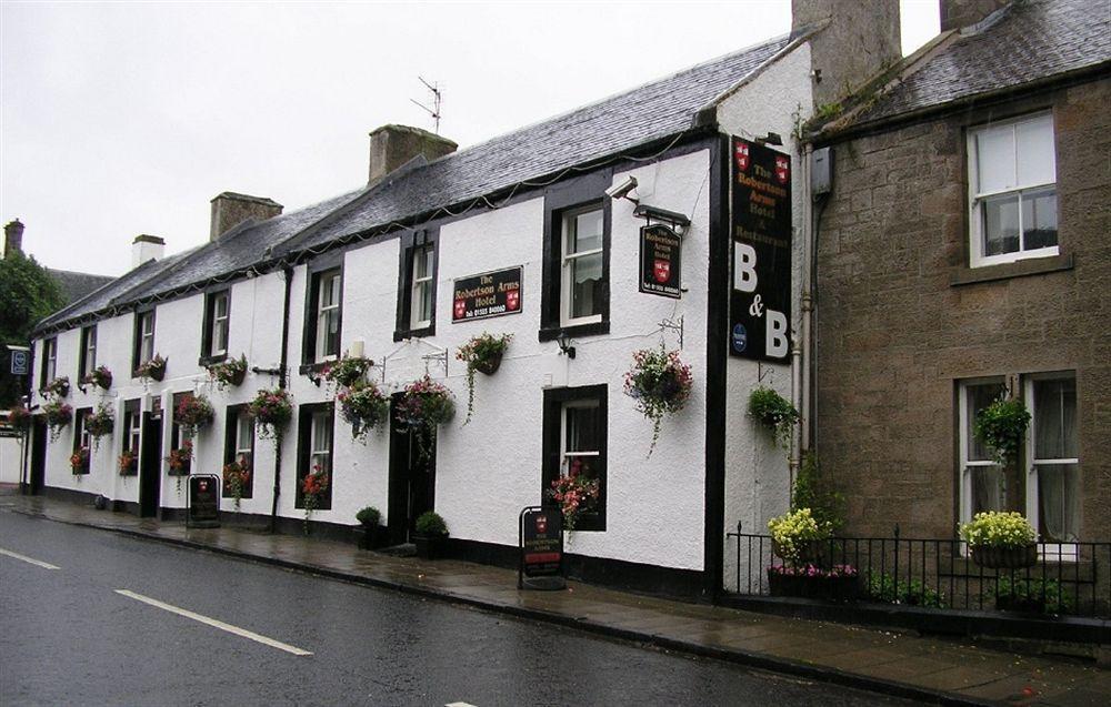 The Robertson Arms Hotel Carnwath Exterior foto